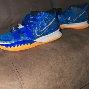 Khyrie Shoes Size 8 Mens
